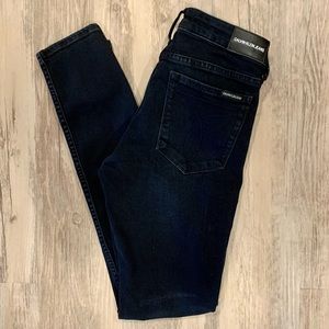 Calvin Klein mid rise super skinny jeans 26x30